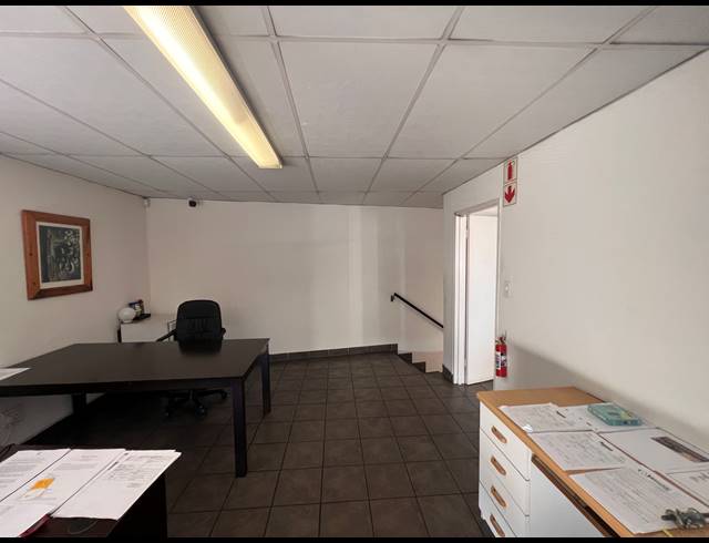992M² WAREHOUSE TO LET IN AIRPORT INDUSTRIA